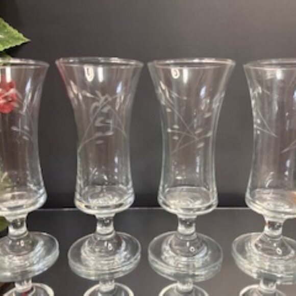 Set of 4 Vintage Floral Etched Stemmed Glasses – Elegant 4 oz Cocktail or Desser - Picture 1 of 5